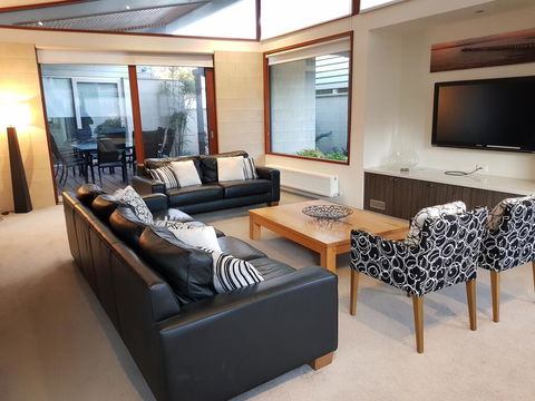 Beach Haven - Accommodation Mount Tamborine 0