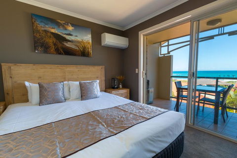 Beach Haven Executive Apartments - Accommodation Mount Tamborine 0