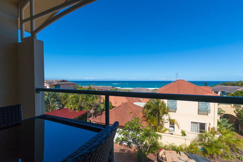 Beach Haven Executive Apartments - Accommodation Mount Tamborine 3