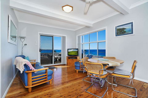 Beachcomer, Unit 1 - The Entrance, NSW - Accommodation Mount Tamborine 1