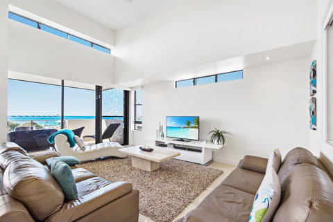Beaches On Maroochy 1 Beach Parade - Accommodation Mount Tamborine 0
