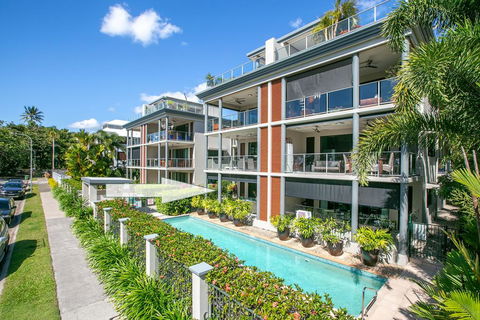 Beachfront Apartment With Ocean Views - Accommodation Mount Tamborine 1