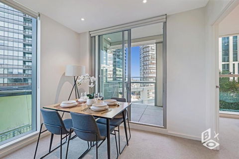 REST COLLECTION Apartments On Collins Docklands - Accommodation Mount Tamborine 3