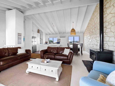 Relaxing Getaway Beachfront Access Multi Family Pets Mandurah - Accommodation Mount Tamborine 0