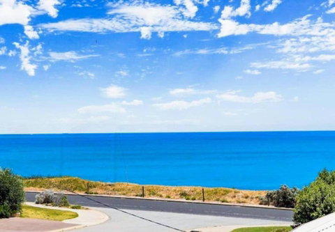 Relaxing Getaway Beachfront Access Multi Family Pets Mandurah - Accommodation Mount Tamborine 2