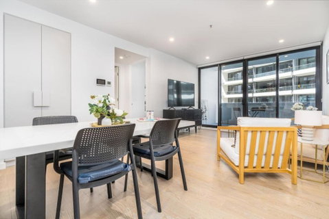 Restful Apt Near ANZAC Park West - Accommodation Mount Tamborine 0