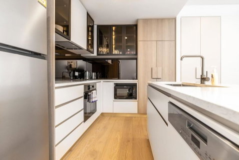 Restful Apt Near ANZAC Park West - Accommodation Mount Tamborine 3