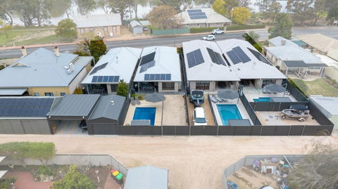 Renmark River Villas And Boats & Bedzzz - Accommodation Mount Tamborine 3