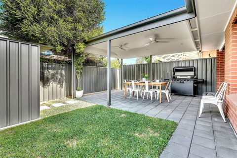 Redbrick Retreat - Generous Coastal Escape - Accommodation Mount Tamborine 3