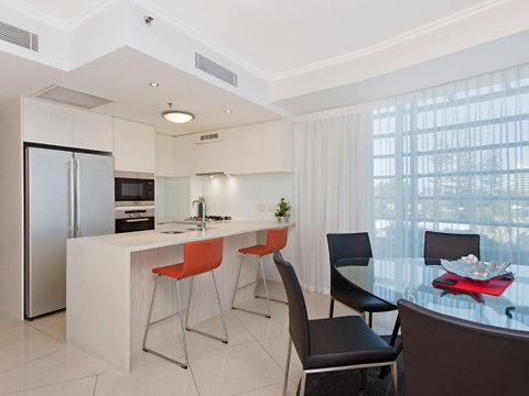 Reflections Tower 2 Unit 401 - Accommodation Mount Tamborine 3