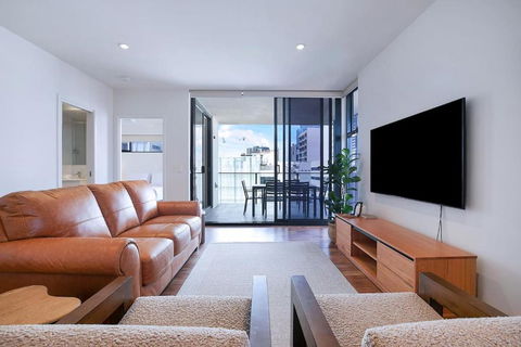 Regatta Hideaway - A Breezy Balcony Residence - Accommodation Mount Tamborine 0
