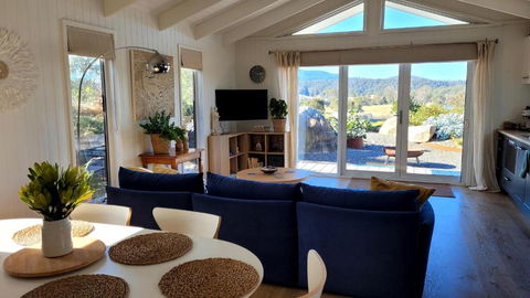 Relax At Rowdygoose Farm - Accommodation Mount Tamborine 1