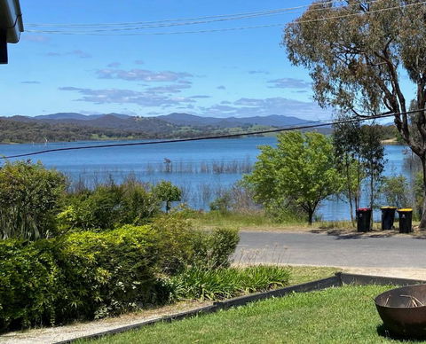 Relax In The Spa With Views Opposite Lake Eildon - Accommodation Mount Tamborine 0