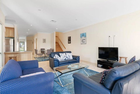 Relax On Charles St - 4A Charles Street Port Elliot - BYO Linen - Accommodation Mount Tamborine 1