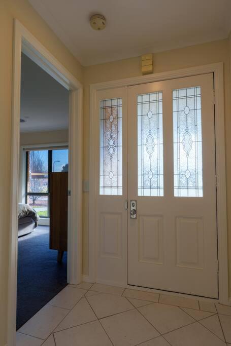 Relaxing 3bd In Tranquil Setting - Accommodation Mount Tamborine 3