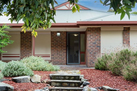 Relaxing Holiday Home Pets Are Welcome - Accommodation Mount Tamborine 0