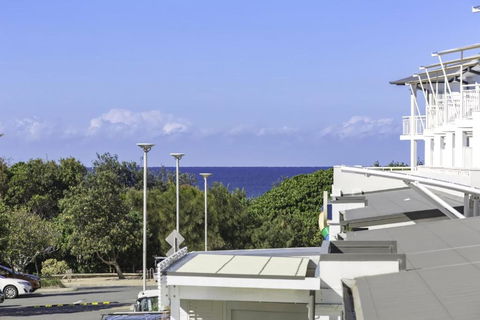 RESORT ON THE BEACH 1219/20 - Accommodation Mount Tamborine 3