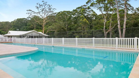 Resort Style Living With Pool, Tennis Court And Beach - Accommodation Mount Tamborine 1