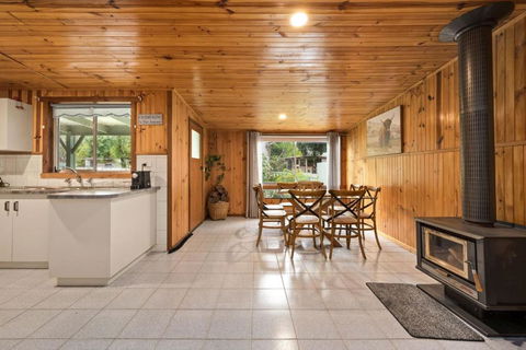 Rest & Relaxation - Accommodation Mount Tamborine 0