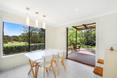 Retreat W Pool On Acreage - Accommodation Mount Tamborine 3