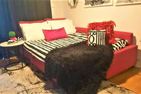 Retro Chic Vibes, Tropical Pool & Prime Location - Accommodation Mount Tamborine 1