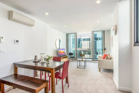 Retro Modern With Pool Near Westfield Doncaster - Accommodation Mount Tamborine 0