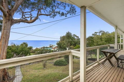 Retro Retreat - Accommodation Mount Tamborine 0