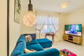RetroRhapsody with Accommodation Mount Tamborine