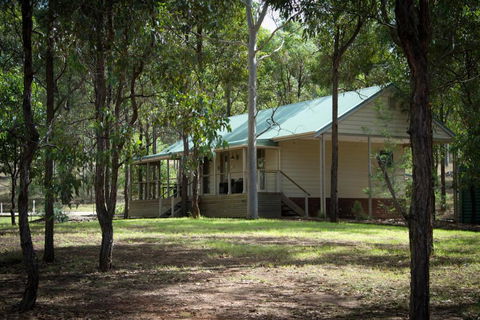 RidgeView - Accommodation Mount Tamborine 1
