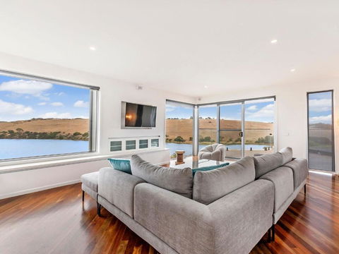 River Reveal - Accommodation Mount Tamborine 1