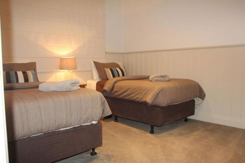 River Rock Cottage Centrally Located And Dog Friendly - Accommodation Mount Tamborine 2