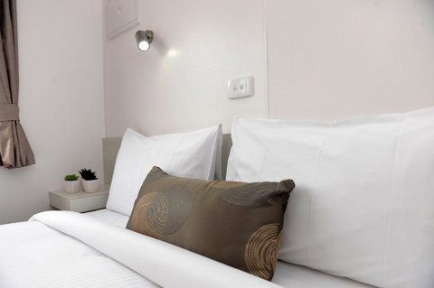 Riverside Cabin Park - Accommodation Mount Tamborine 2