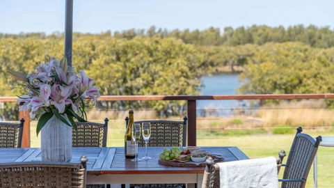 Riverside Retreat, Coolangatta, Near Seven Mile Beach - Accommodation Mount Tamborine 2