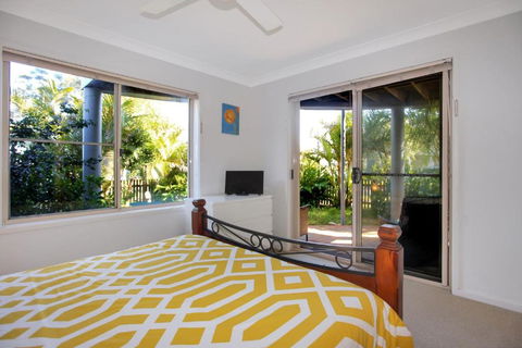 Riverside Views Hawks Nest - Accommodation Mount Tamborine 2