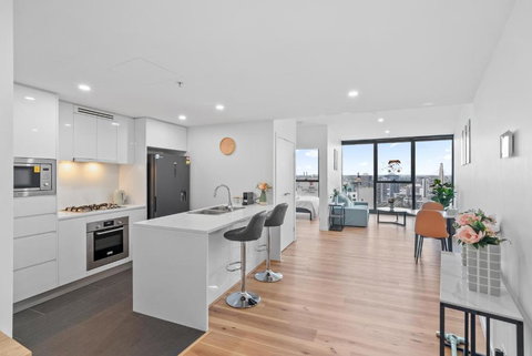 RiverViews 1BR 1BA Skytower Apt With Pool, Gym, Sauna - Accommodation Mount Tamborine 1