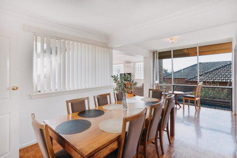 Restful Canberra Retreat In Spacious Terrace Home - Accommodation Mount Tamborine 1