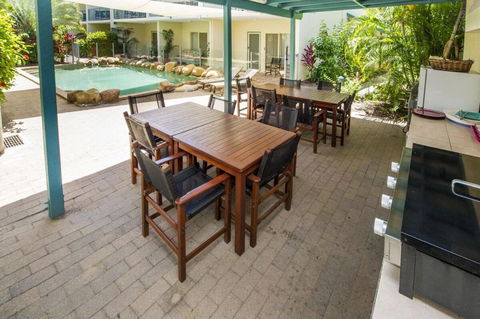 SAILS 9 Beachfront Getaway Horseshoe Bay - Accommodation Mount Tamborine 3