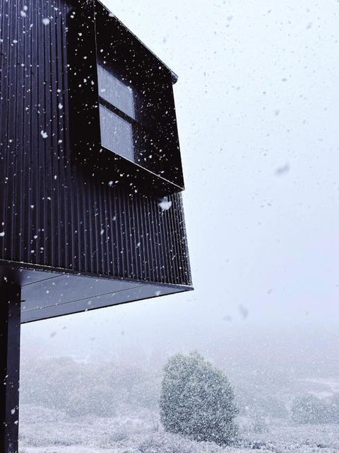Roam Merrijig - Luxury Stay With Mountain Views - Foothills Of Mt Buller - Accommodation Mount Tamborine 3