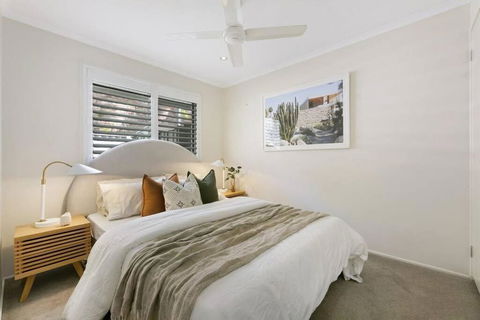 Riviera Road Miami - 4BRM Dual Villa - Accommodation Mount Tamborine 1