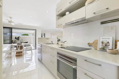 Riviera Road Miami - 4BRM Dual Villa - Accommodation Mount Tamborine 2