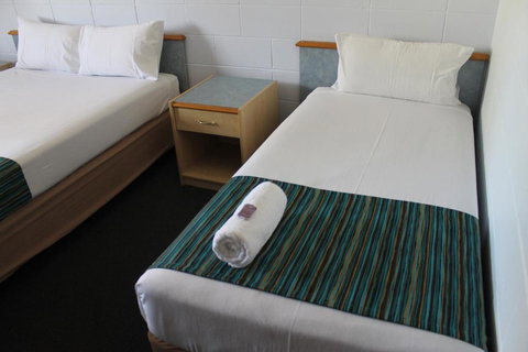 Rocky Glen Hotel Motel Gladstone - Accommodation Mount Tamborine 3