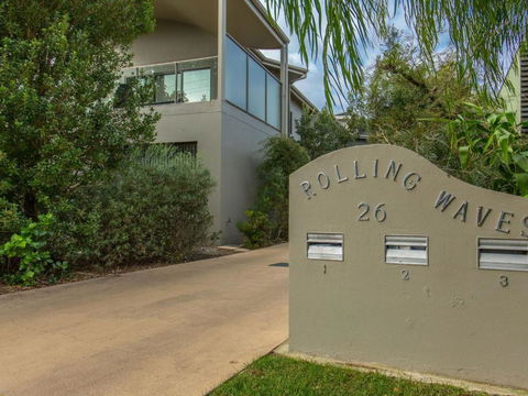 Rolling Waves No 2 - Accommodation Mount Tamborine 0