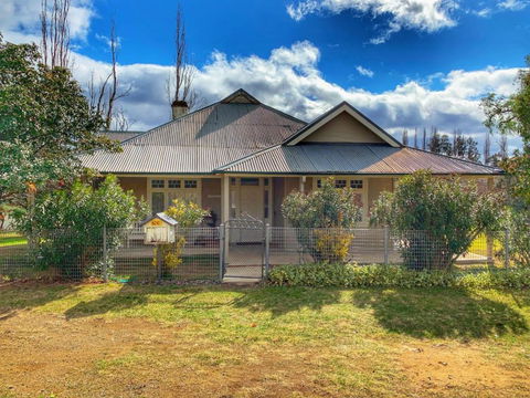 Roma Cottage On Roma Orchard - Accommodation Mount Tamborine 0