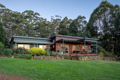 Roo Corner I Private Properties - Accommodation Mount Tamborine 1