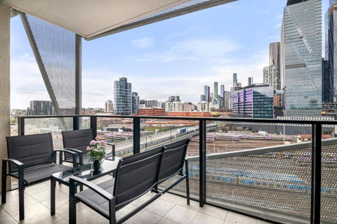 Rooftop Pool 2BR Apartment At Marvel Stadium With Free Parking - Accommodation Mount Tamborine 2