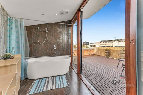 Rooftop Warehouse In Fitzroy - Accommodation Mount Tamborine 1
