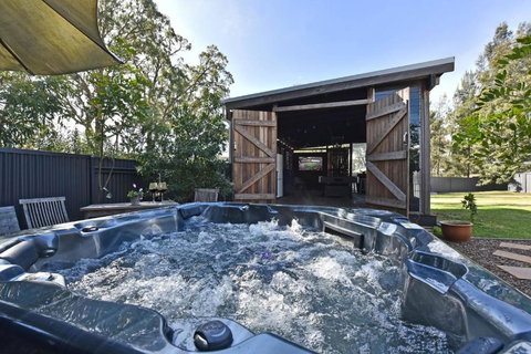 Rose Cottage Studio Romantic Or Solo Getaway. Spa, Games Room - Accommodation Mount Tamborine 0
