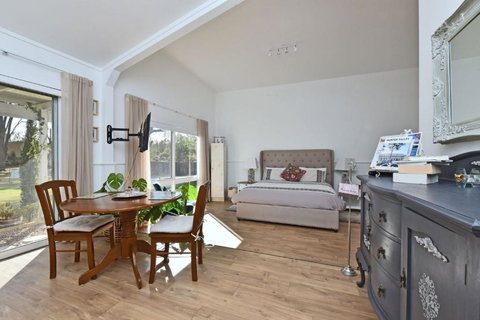 Rose Cottage Studio Romantic Or Solo Getaway. Spa, Games Room - Accommodation Mount Tamborine 1