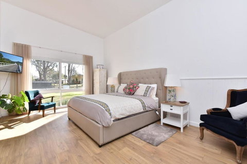 Rose Cottage Studio Romantic Or Solo Getaway. Spa, Games Room - Accommodation Mount Tamborine 2