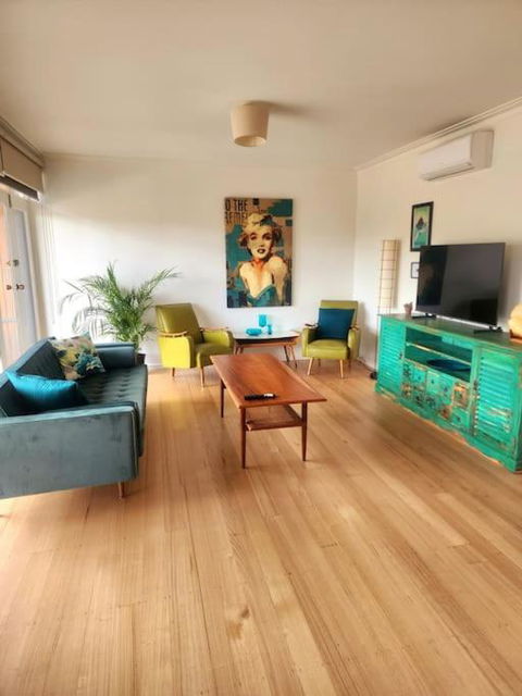 Rosebud Retro Retreat - Accommodation Mount Tamborine 0
